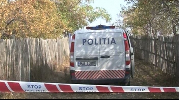 Un bărbat din Iași și-a înjunghiat nevasta. Femeia dorea să plece la muncă în străinătate