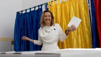 ”Albă ca zăpada” din ziua alegerilor: Elena Lasconi. Câștigătoarea primului tur din 2024, ținută imaculată la vot