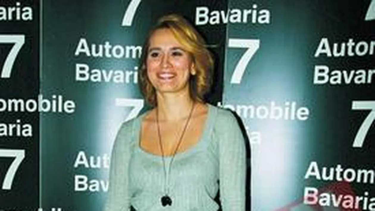 Andreea Esca a fost la un pas sa-si scoata ochiul