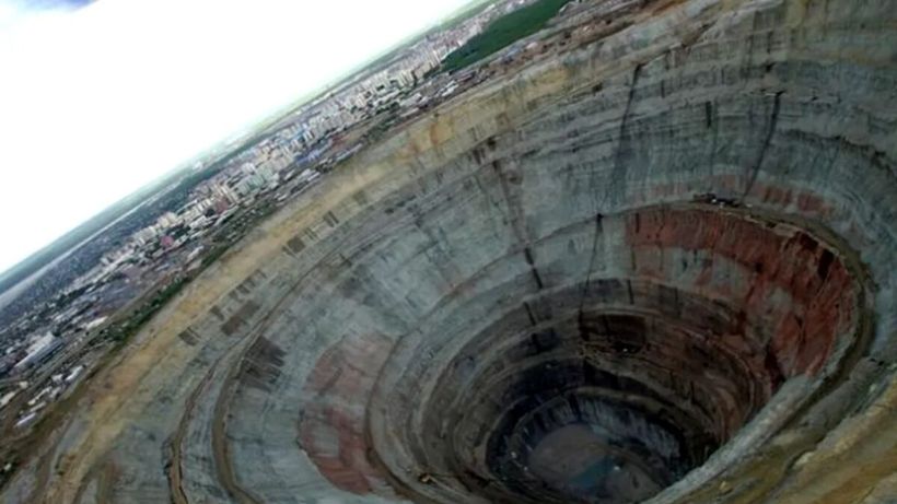 Misterul sunetului care a speriat cercetătorii de la NASA. Ce s-a descoperit în cea mai adâncă groapă săpată de oameni