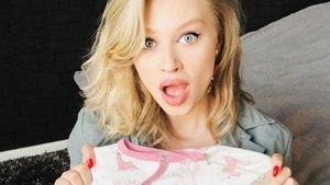 Nici nu zici că este însărcinată în nouă luni. Gina Chirilă și-a indus fanii în eroare cu o fotografie postată pe internet