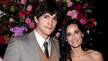 Demi Moore si Ashton Kutcher, la detoxifiere: Consuma doar apa cu lamaie si artar!