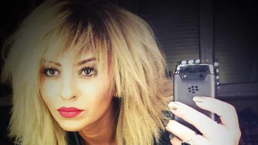 Maternitatea a lasat urme pe trupul ei! Sanii Giuliei Anghelescu par sa fi intrat la apa!