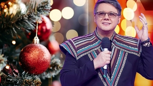 CANCAN.RO a împodobit bradul cu Fuego. “N-ar strica să fim mai puțin ranchiunoși”