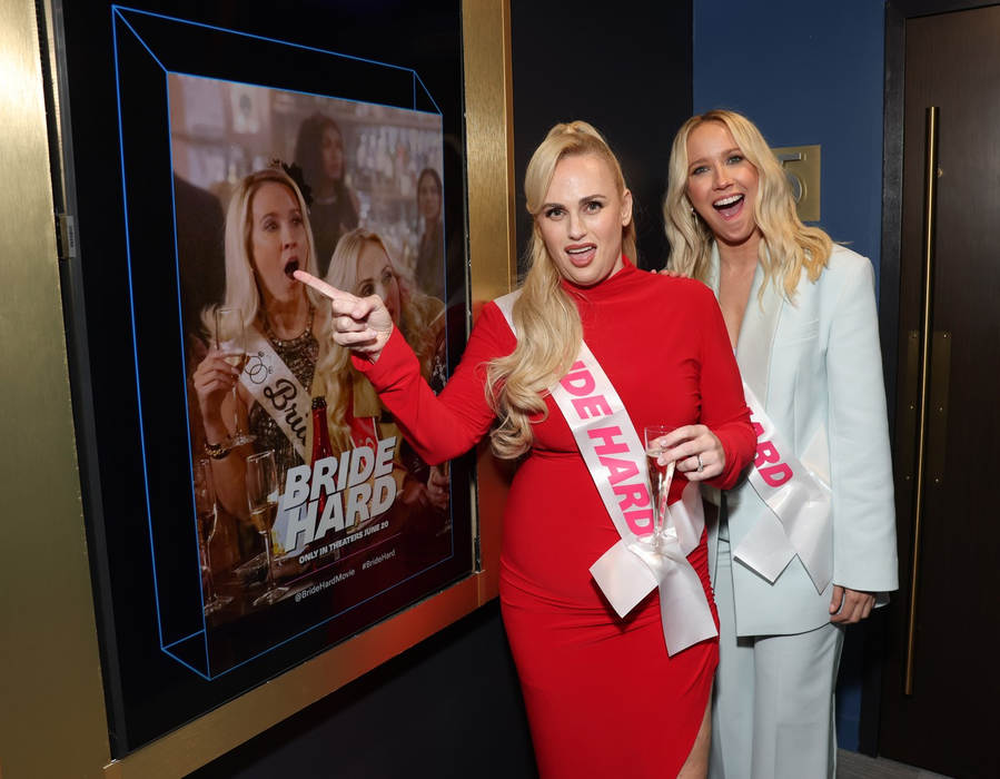 Anna Camp și Rebel Wilson. Foto: Profimedia