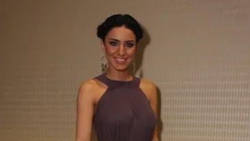 Adelina Pestritu ia pielea de pe Varciu