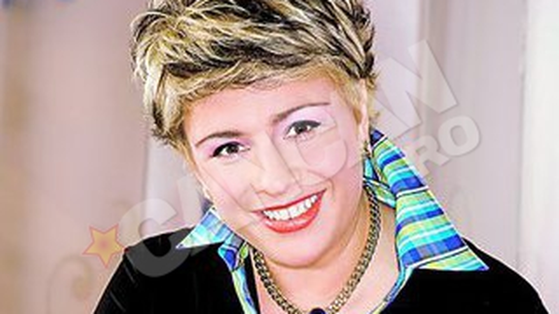 Teo va saruta un barbat in noaptea de Anul Nou!