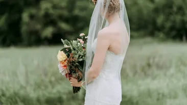 (P) Eleganță fără compromis: cum alegi rochia perfectă pentru ziua cea mare