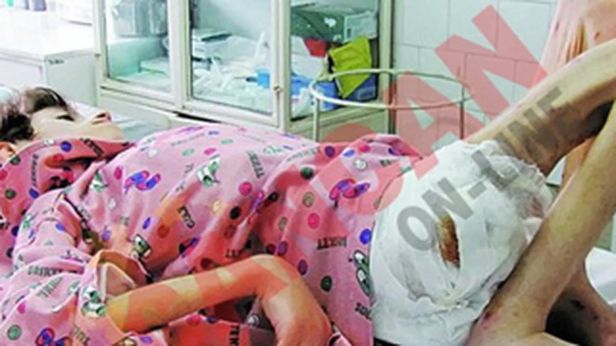 Fratele fetitei de 15 ani si 13 kilograme: Gabriela a fost alimentata tot timpul