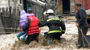 Chinuiți de dezastrele naturale! Cinci copii și trei adulți au fost evacuați din casa inundată, în Timiș