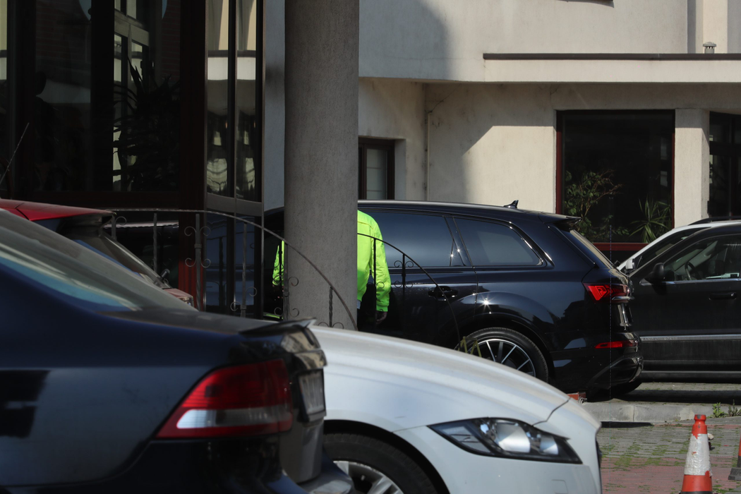 Gabi Oprea, fiul fostului vicepremier, a ieși de la izolare bine pus la punct