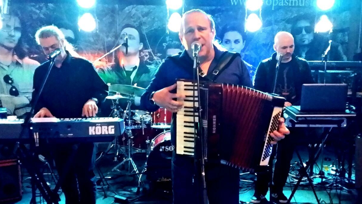 Vali Crăciunescu de la ”Spitalul de Urgenţă” s-a însurat! Ce a făcut mirele la propria nuntă
