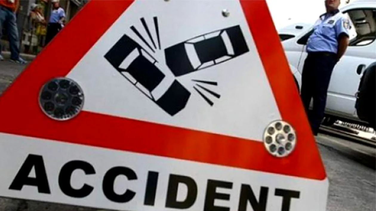 Accident teribil în Dolj! O elevă de 16 ani a murit lovită de un microbuz, iar o femeie a fost grav rănită