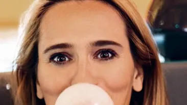 Andreea Esca are nevoie de o vacanţă? Uite la ce tânjeşte vedeta de la ştiri!