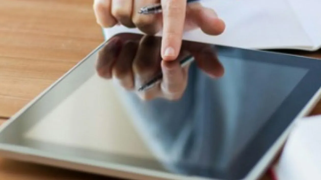 Ea este învățătoarea din Mehedinți care a adus tablete pentru toți elevii din clasă: ”Lucrurile s-au legat puțin!”