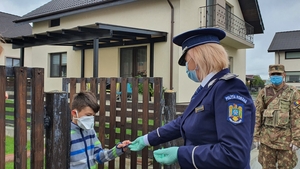 Un copil din Bistrița i-a impresionat pe polițiști. Mesajul pe care l-a transmis s-a viralizat: „Ne-a făcut să zâmbim din suflet!”„