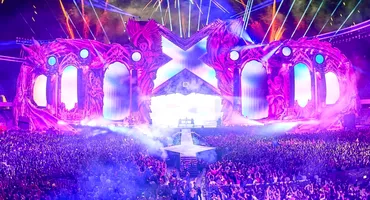 Imagini șocante la Untold! Cântărețul a oprit concertul, după ce a văzut cum o femeie era agresată de iubit în public