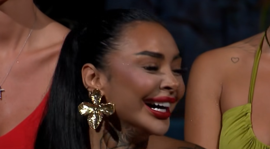 A confundat Survivor cu Insula Iubirii? Cum a apărut Naba Salem în finala de la Antena 1