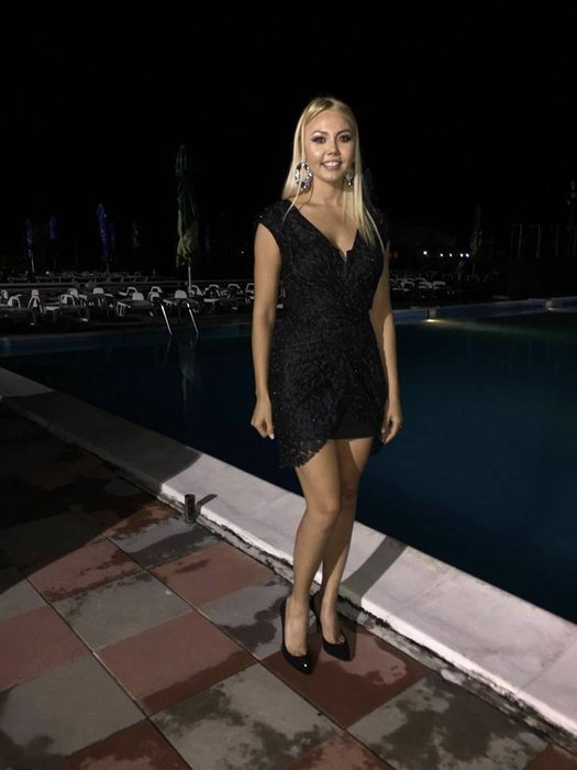 Cât de mult s-a schimbat DENISA MANELISTA! Cum arată acum blonda care susţinea că la 25 de ani era virgină