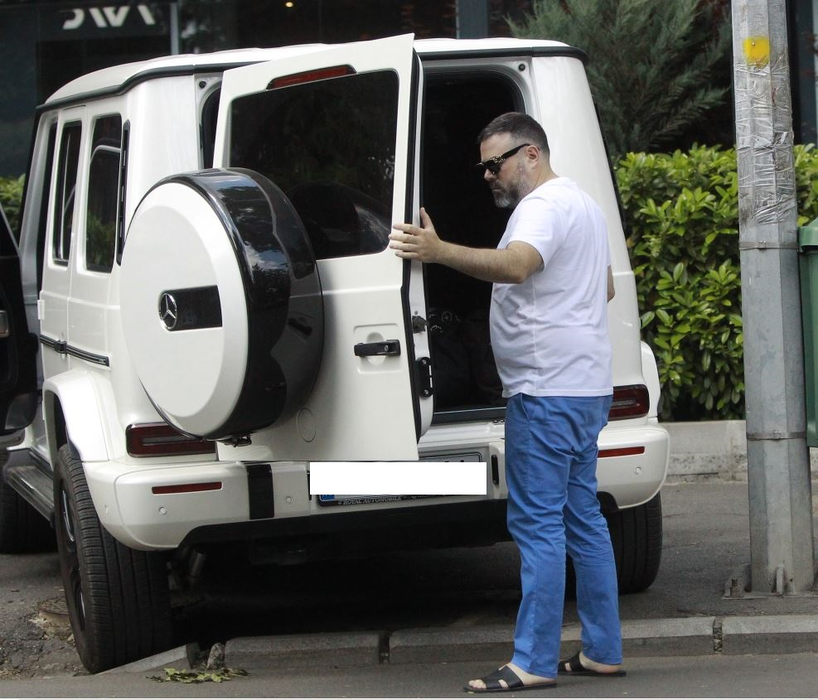 Vika Jigulina și iubitul ei au făcut parada brandurilor pe o stradă din Capitală