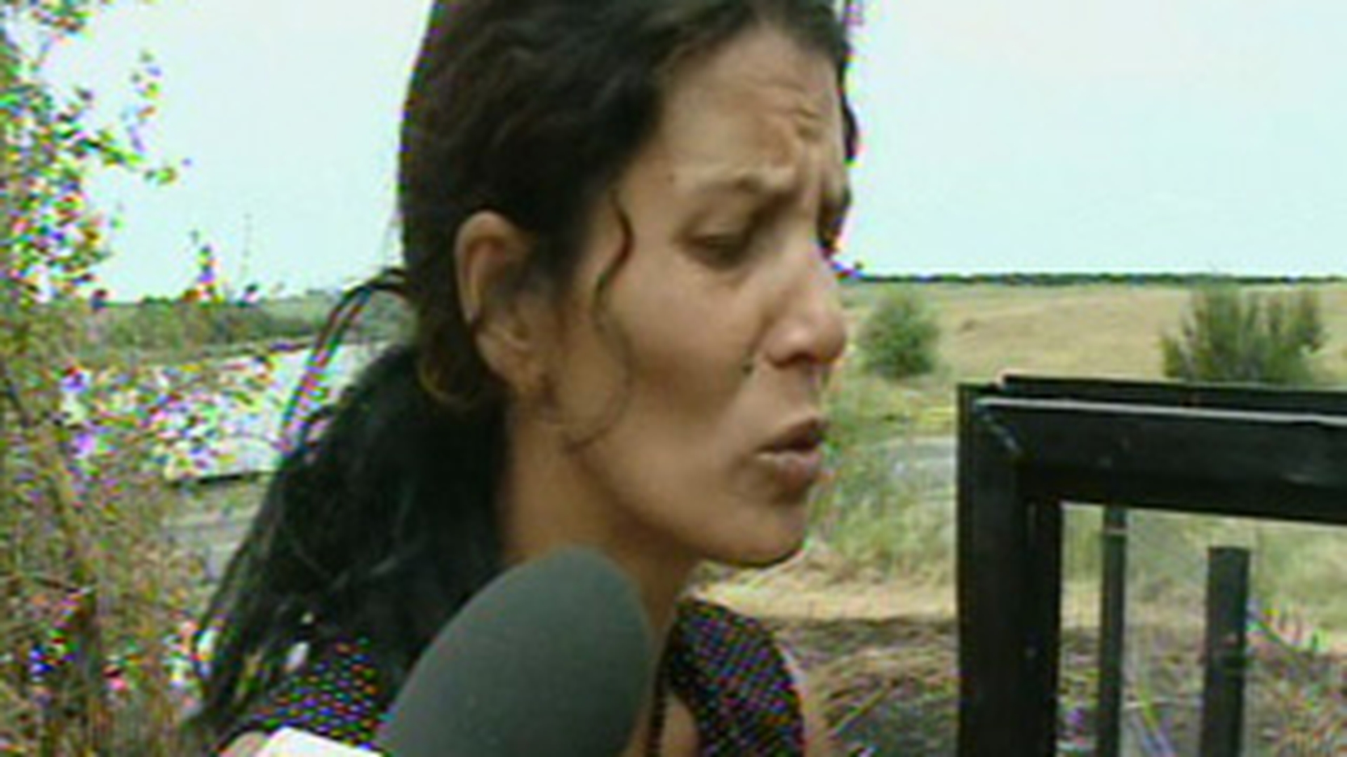 Familia lui Tamango, nenorocita! Sotia si copiii artistului fac foamea la mormant! Fiica lui, Desdemona, plange si urla: "Taicutu' meu, cine ne mai aduce acum mici?"