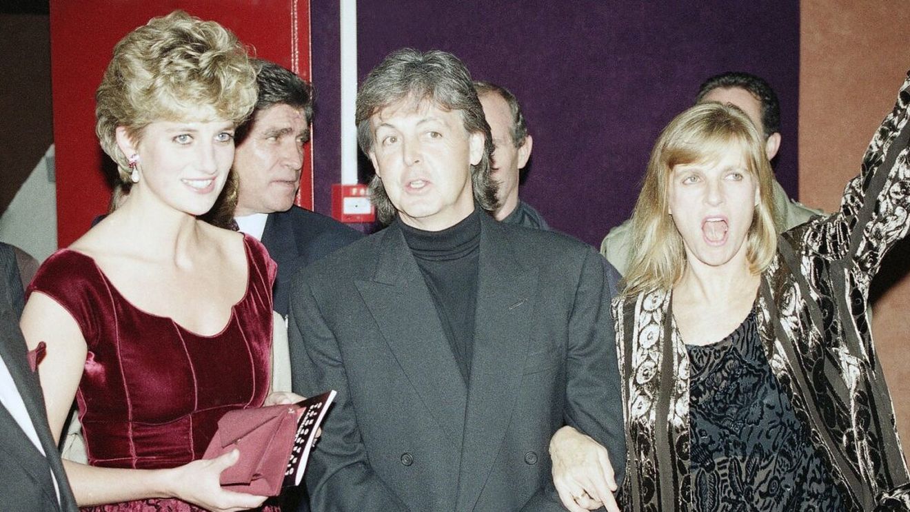 Relația discretă dintre Lady Diana și Valentino Garavani. A fost ținută departe de lumina reflectoarelor