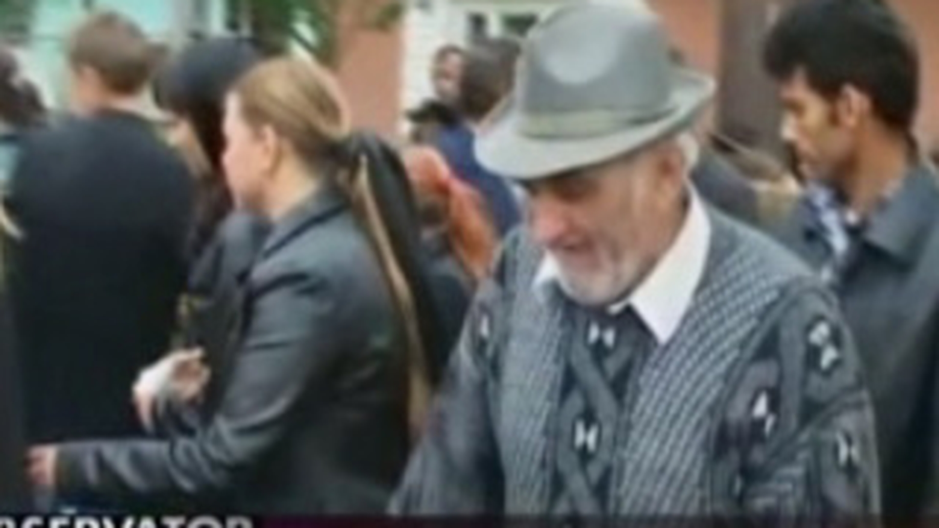VIDEO Si-a ucis nepotica de doi ani si jumatate din greseala, cand taia lemne!