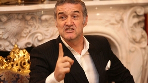 Gigi Becali, declaratii halucinante la iesirea din biserica: "Sunteti latratul Diavolului..."