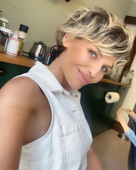 Oana Mareș și-a deschis brutărie în Capitală! Câți lei costă ”pâinea lui Dumnezeu”: ”Ne-am dorit o afacere de familie”