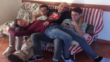 Caz șocant în Italia. Motivul pentru care un tânăr de 24 de ani și-a ucis tatăl care adormise în fața televizorului