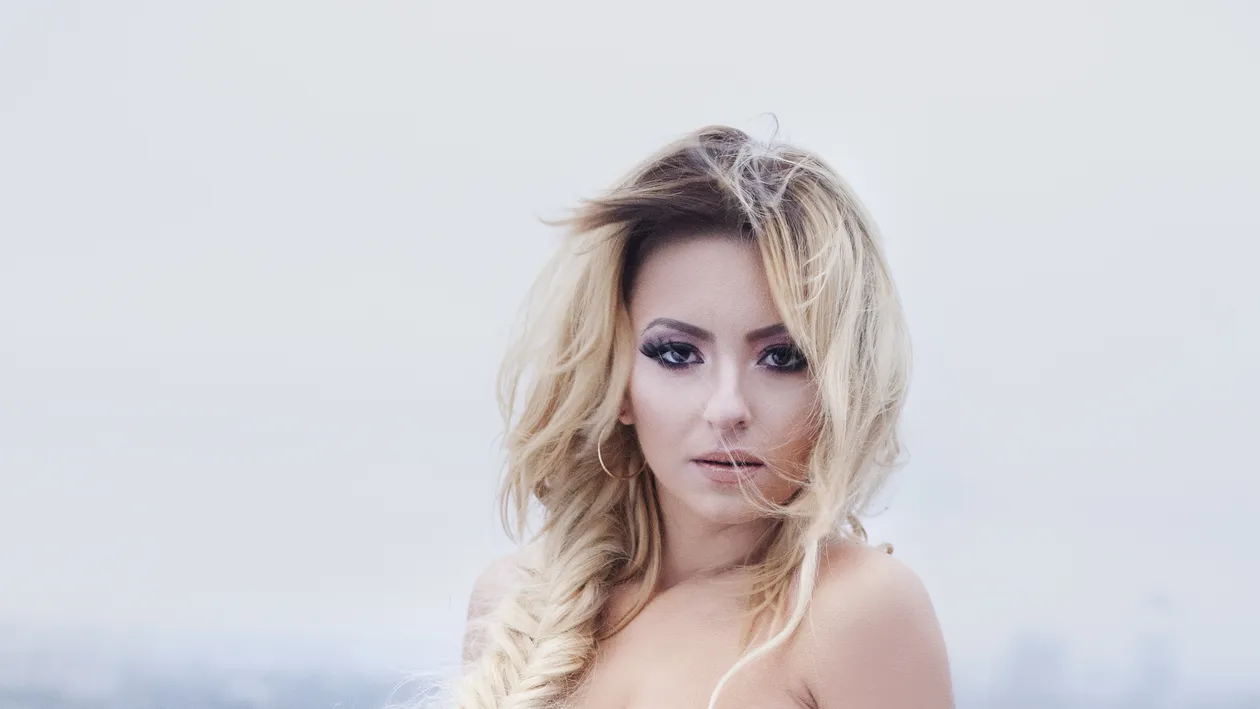 Incredibil! Giulia incapea doar in hainele sotului dupa nastere! Vezi cum a ajuns sa slabeasca 20 de kilograme!