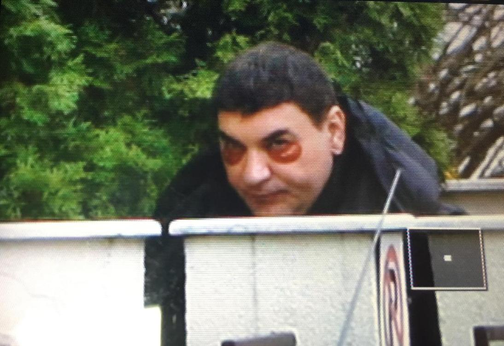 În plină pandemie, Cristi Borcea lansează moda “Panda”! Poartă mască, dar nu împotriva COVID-19, ci împotriva cearcănelor!
