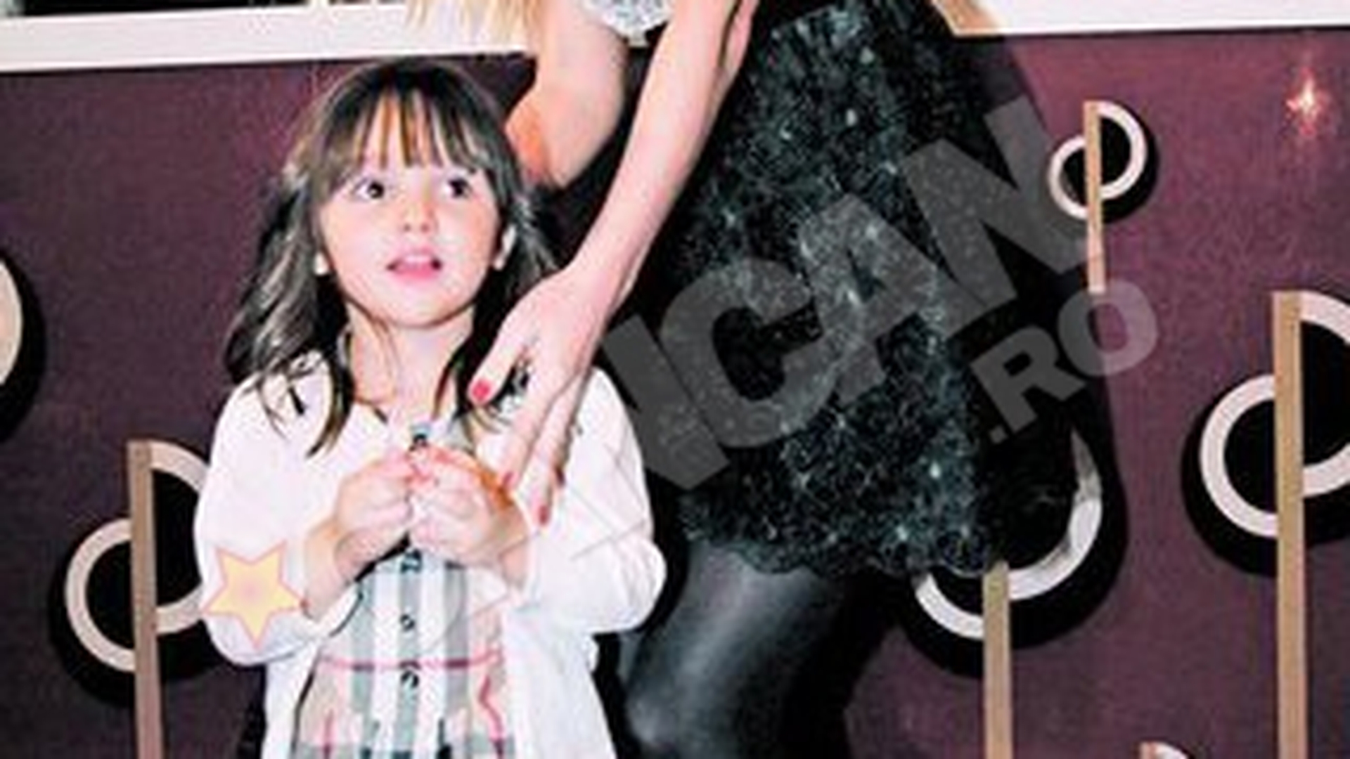 Fetita "Printului" s-a lansat in cariera de manechin! Rania a fost vedeta unei prezentari de copii