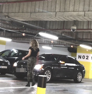 Eduard Fuerea a tras mașina cât mai aproape de ieșirea din mall pentru ca vedeta Antenei să nu tremure de frig