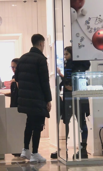 Dennis Man i-a cumpărat, deja, inelul iubitei sale
