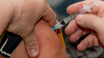 Vaccinarea anti-COVID, în scădere continuă! Încetinirea campaniei de vaccinare se vede de la o zi la alta