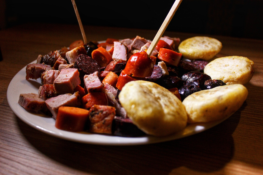 Platou carne de porc (Sursă: Pixabay)