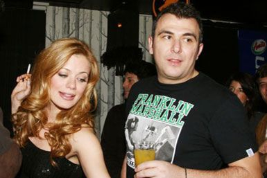 A devenit faimos pentru albumele de studio de trei ori medaliate cu platină