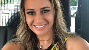 Anamaria Prodan, apariție de senzație pe litoral. A îmbrăcat un costum de baie minuscul și...