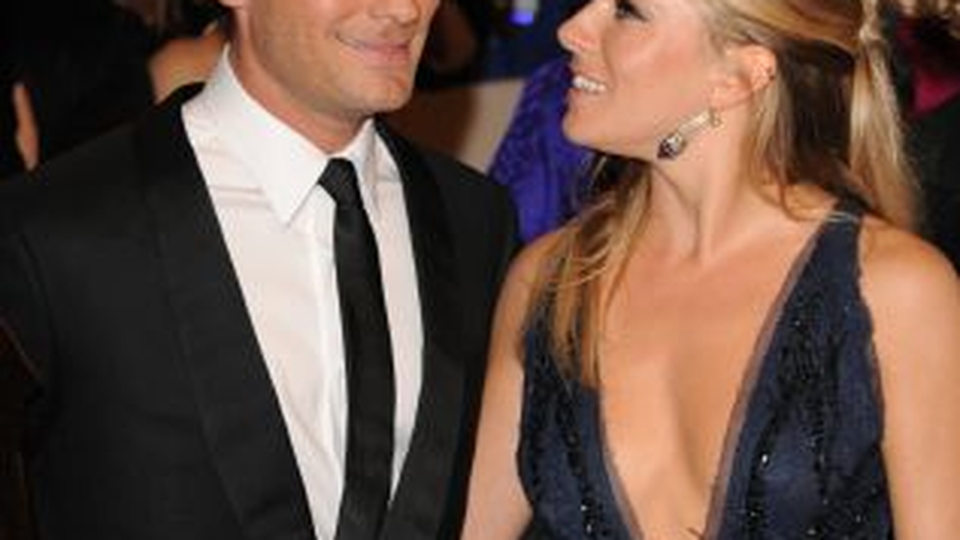 Jude Law, despre impacarea cu Sienna Miller: "Sunt foarte fericit. Sunt foarte fericit ca sunt fericit"