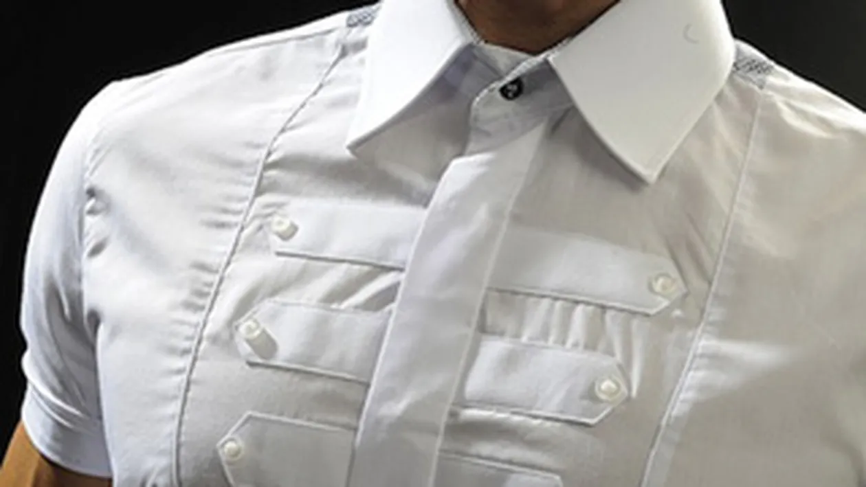 Catalin Botezatu a lansat o camasa in stilul Michael Jackson