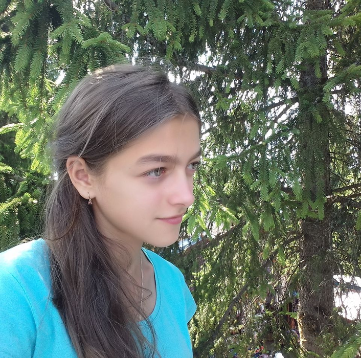 Lacrimi și bucurie! Ce poveste impresionantă are Maria-Elisabeta Baltag, eleva din județul Iași cu media 10 la Evaluarea Națională: “Cititul e ca respiratul pentru mine”