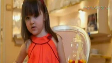 Uite ce frumoasa e fetita lui Cristea si a Denisei Nechifor! A pozat pentru un catalog de rochite!