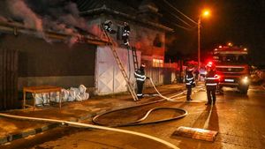 Adolescent mort în București în urma unui incendiu devastator VIDEO