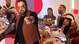 Florin Salam, show la masa de Crăciun pentru Bianca Drăgușanu și Roxana Dobre