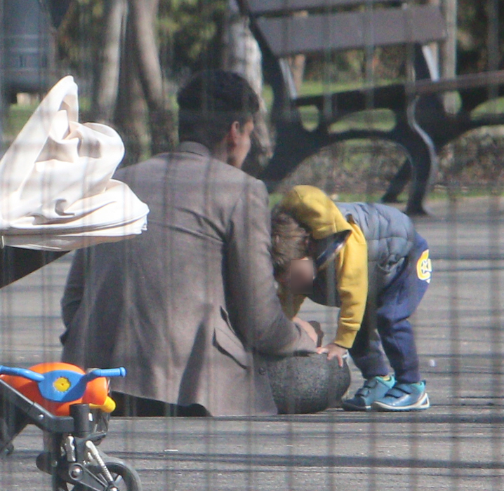 Juratul de la ”Voce” credea că paparazzii nu sunt pe fază, dar…L-am pozat pe Tudor Chirilă tolănit pe o alee din parc!