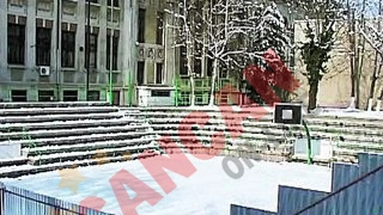 Au ridicat gardul in mijlocul terenului de sport