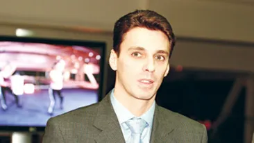 Mircea Badea, atacat de un caine chiar in fata casei sale! Statea exact in dreptul usii. Si se repede direct in mine