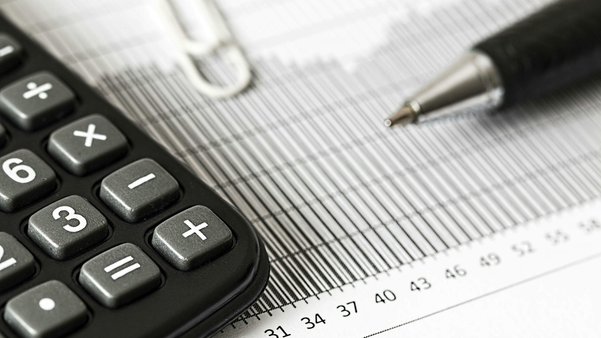 Ce efecte negative va avea noua taxă aplicată pentru toate plățile din România: „Suntem de râsul lumii”