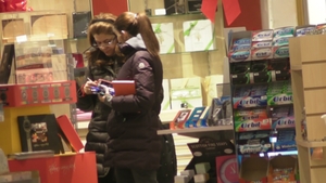 O eleva model! Ana Geoana si-a innoit colectia de pixuri